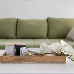 Cozy Niko Apartment - Private Parking And Balcony